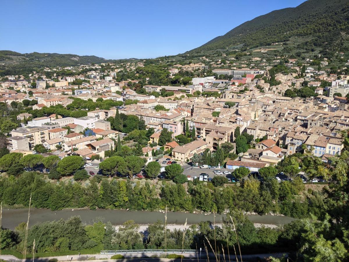 Maisonnette Dans Domaine Avec Piscine A Nyons, Pays Des Olives Eksteriør bilde